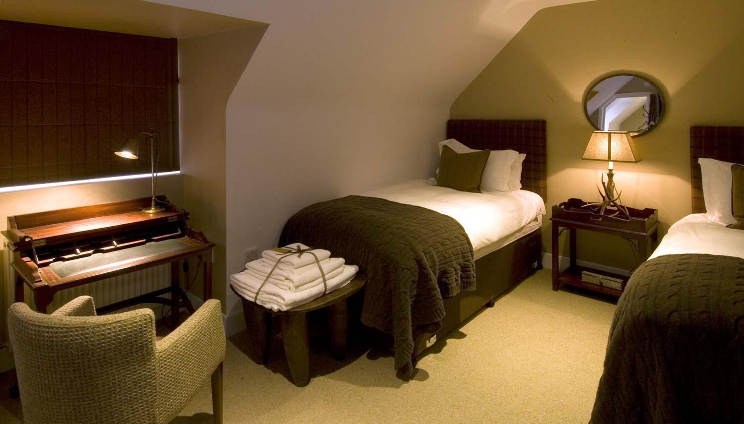 The Percy Arms Hotel Guildford Room photo